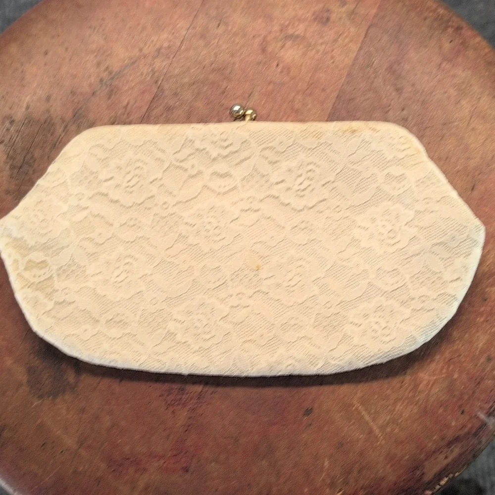 Vintage Ivory Lace Kiss lock Clutch Bag Purse, Lace Fabric Bridal Handbag